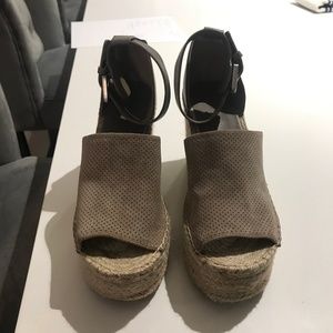 Marc Fisher Adalyne Perfed Espadrille Wedge Size 8